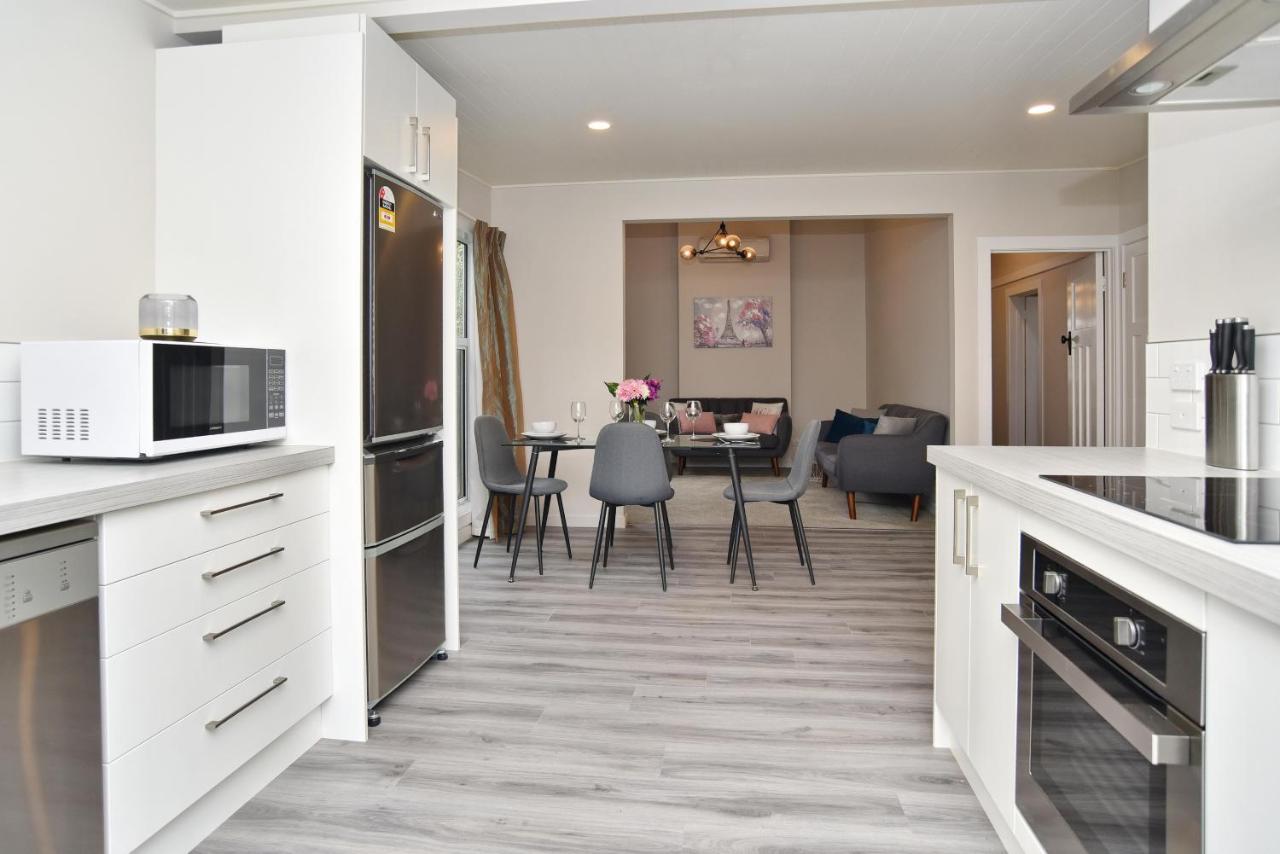 Albemarle Villa - Christchurch Holiday Homes Экстерьер фото